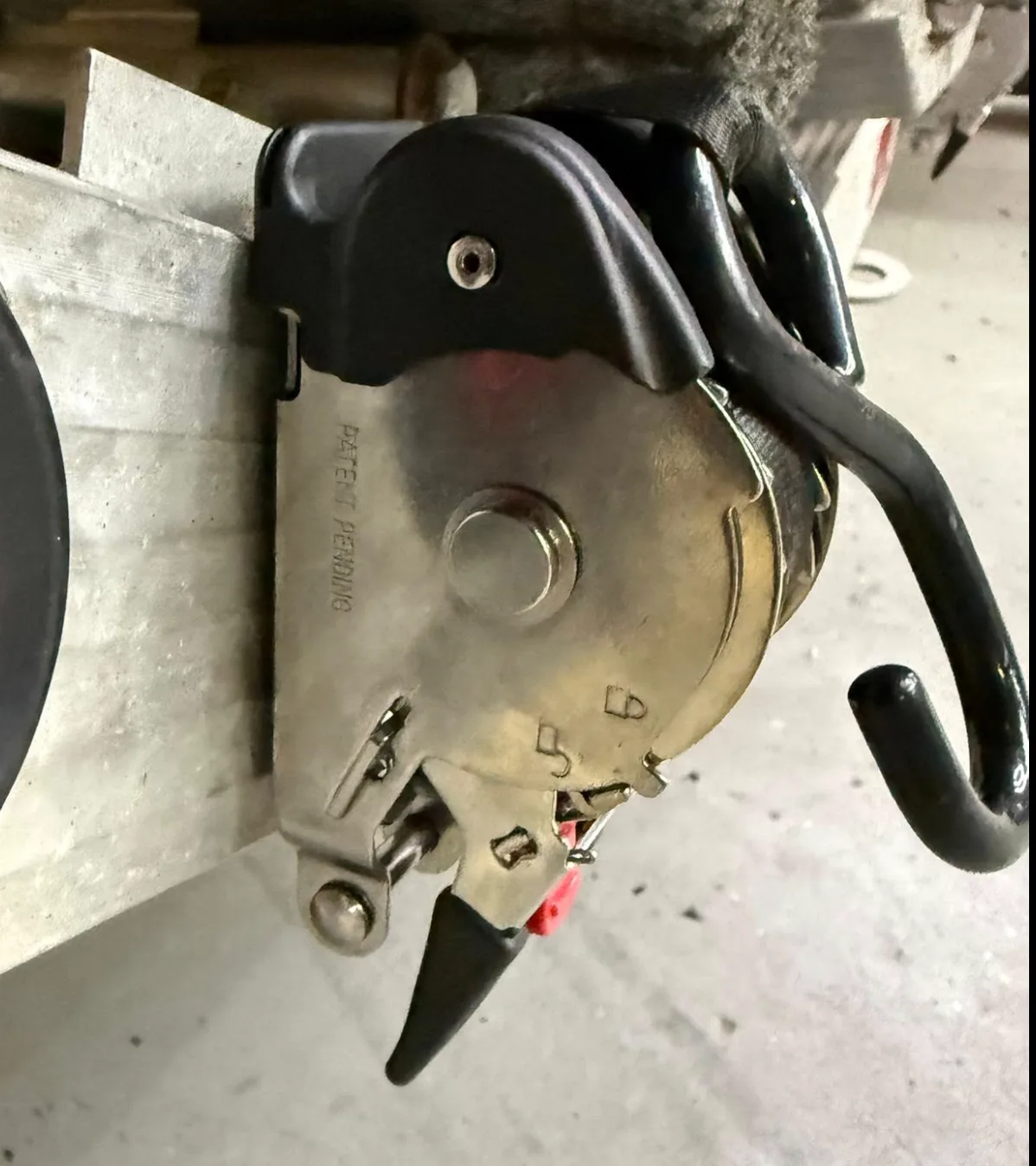 Rust proof automatic retractable cargo strap with vinyl coated S hook